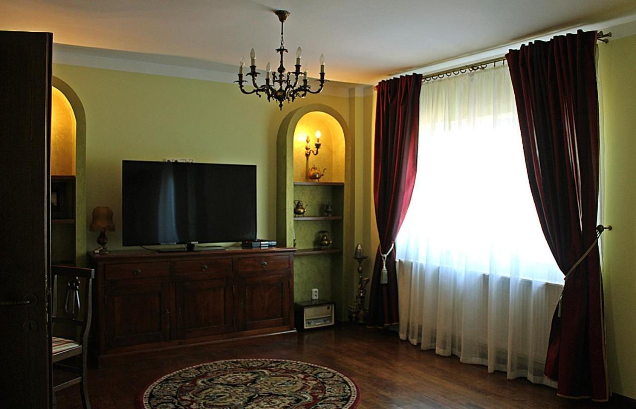 Antik Apartment Sibiu Buitenkant foto